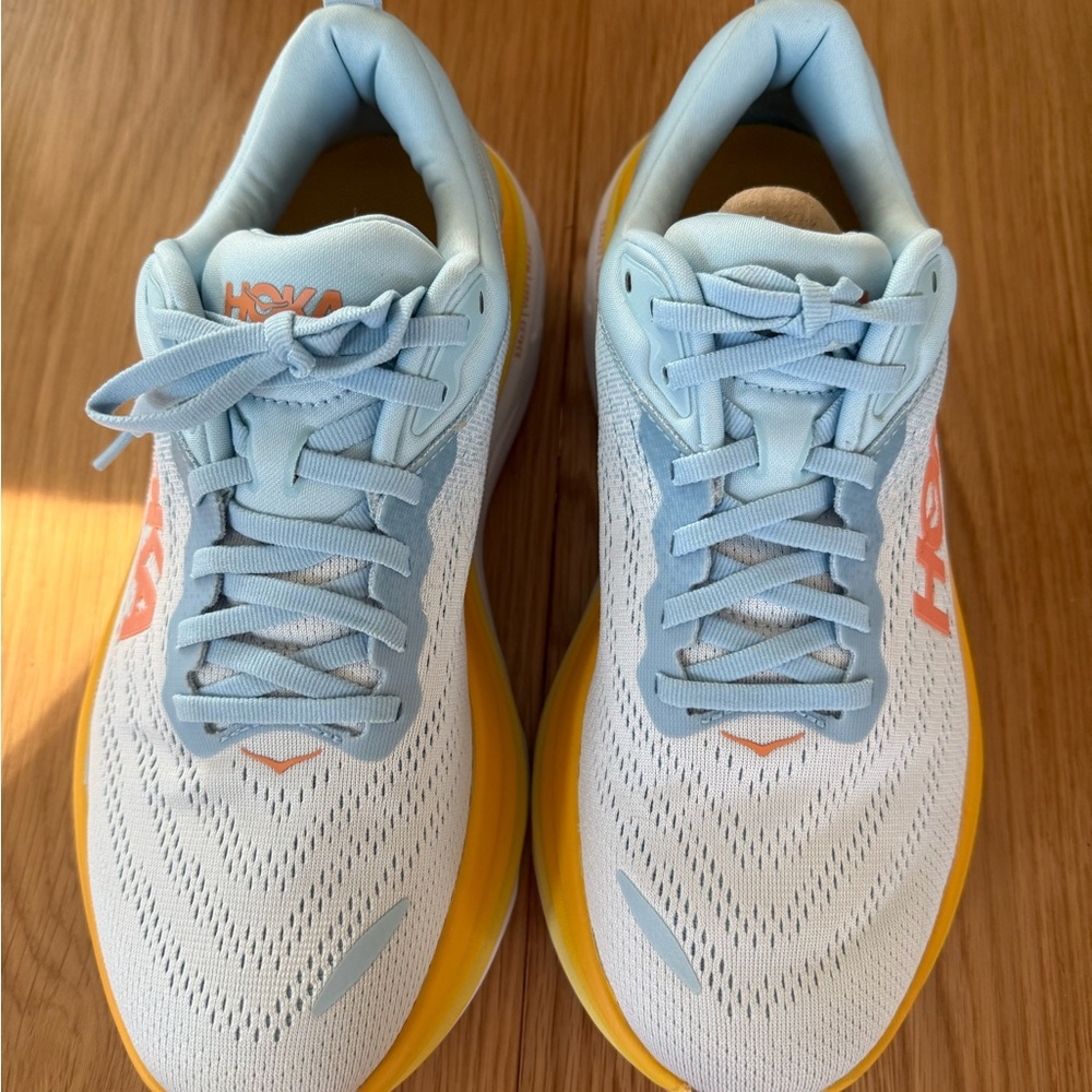 New Hoka Bondi 8 wide size 9